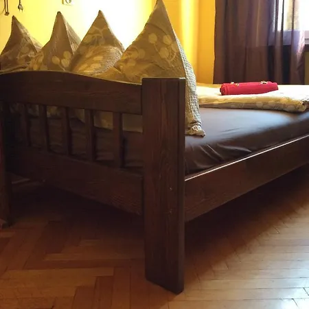 Mika - 22 Korotynskiego Street Homestay