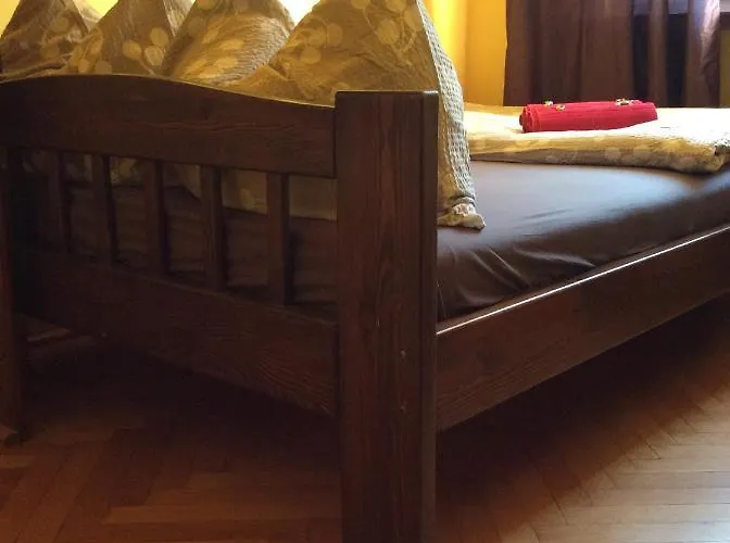 Mika - 22 Korotynskiego Street Homestay