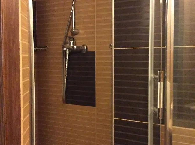 Mika - 22 Korotynskiego Street Homestay *