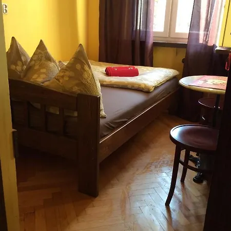 Mika - 22 Korotynskiego Street Homestay szállás *